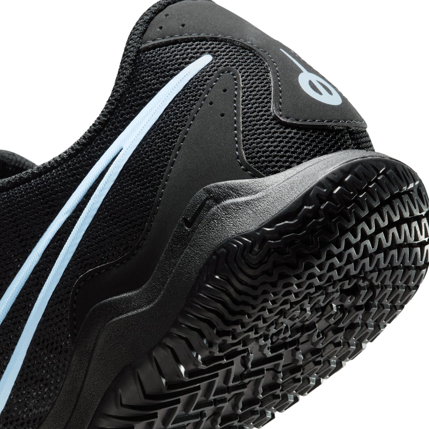 Tiempo Legend 10 Academy Intérieure
