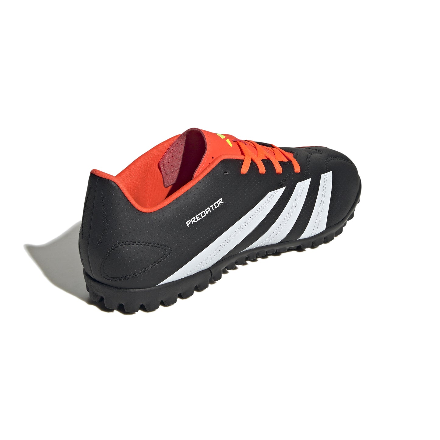 Predator Club Turf