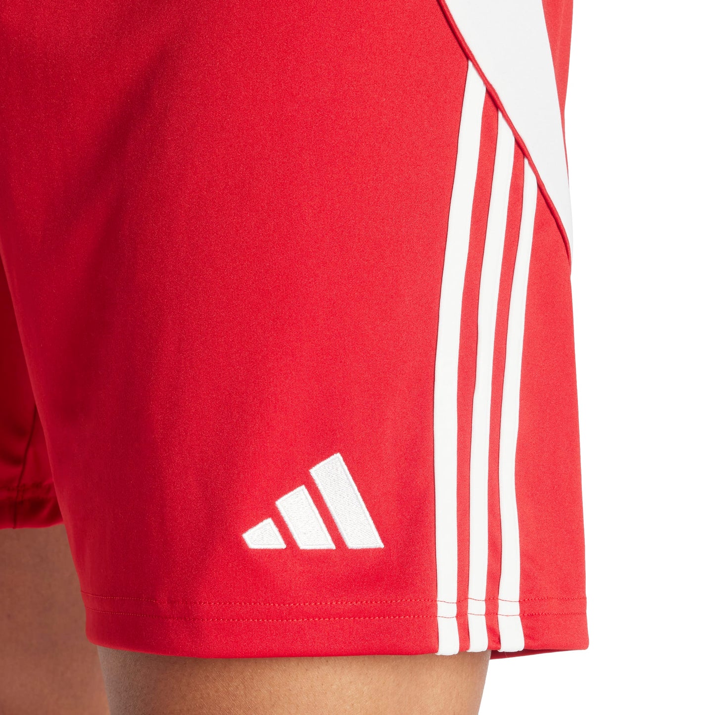 Short Tiro 24