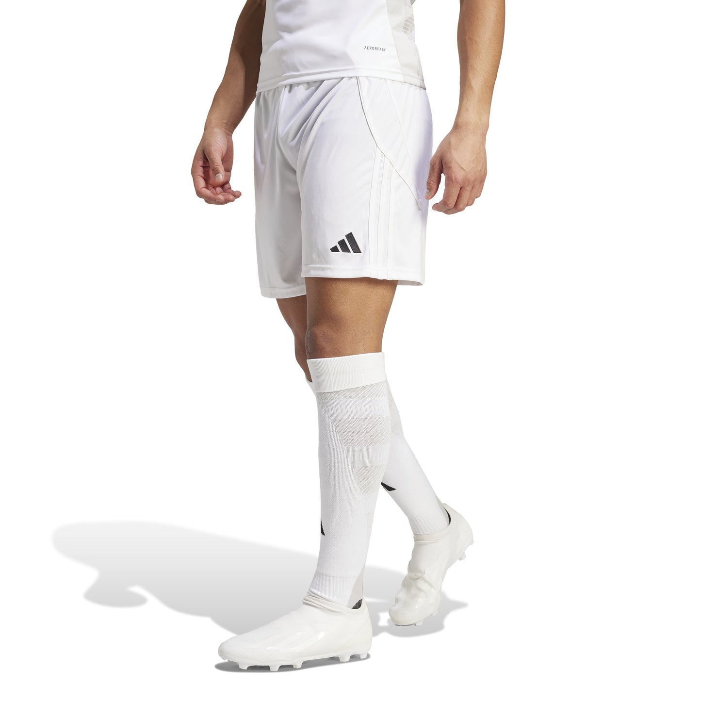 Short Tiro 24