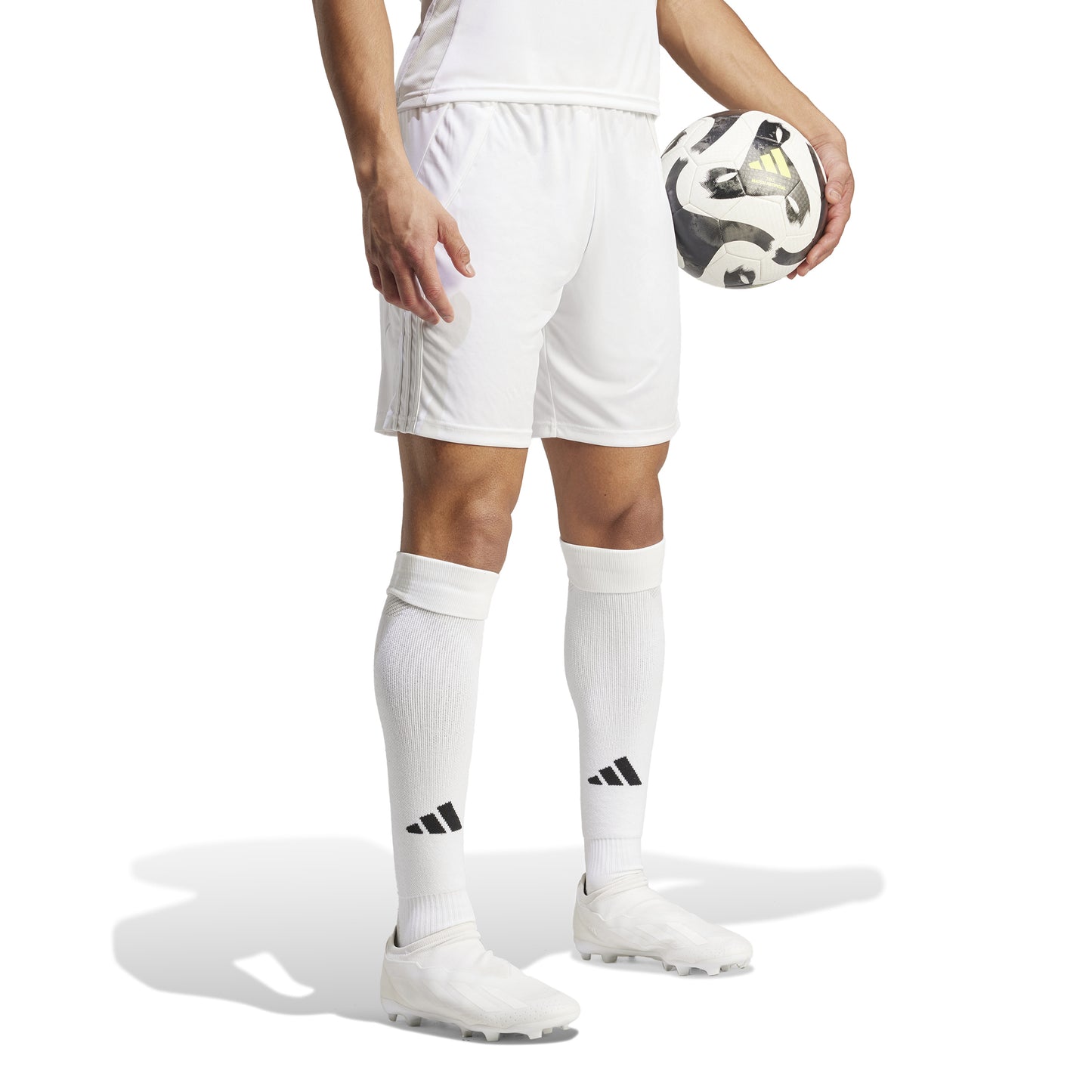 Short Tiro 24