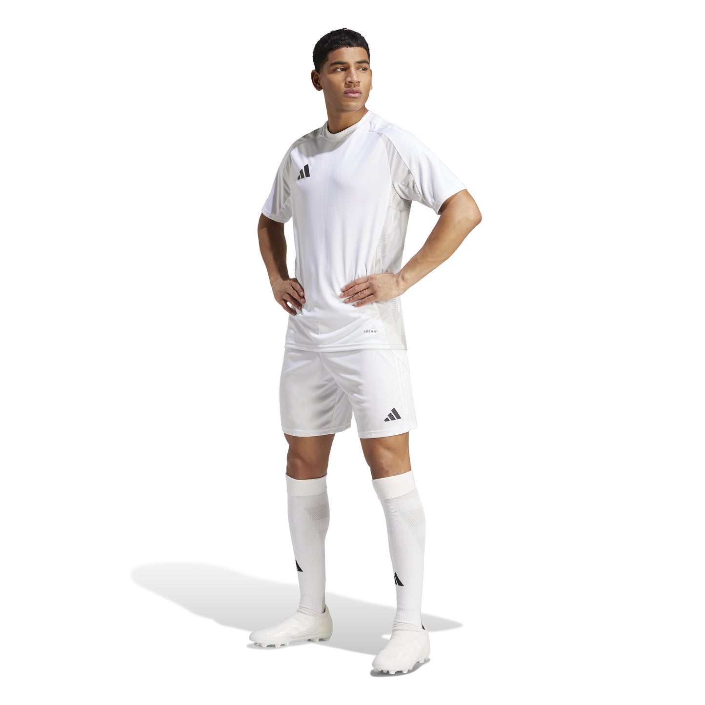 Short Tiro 24