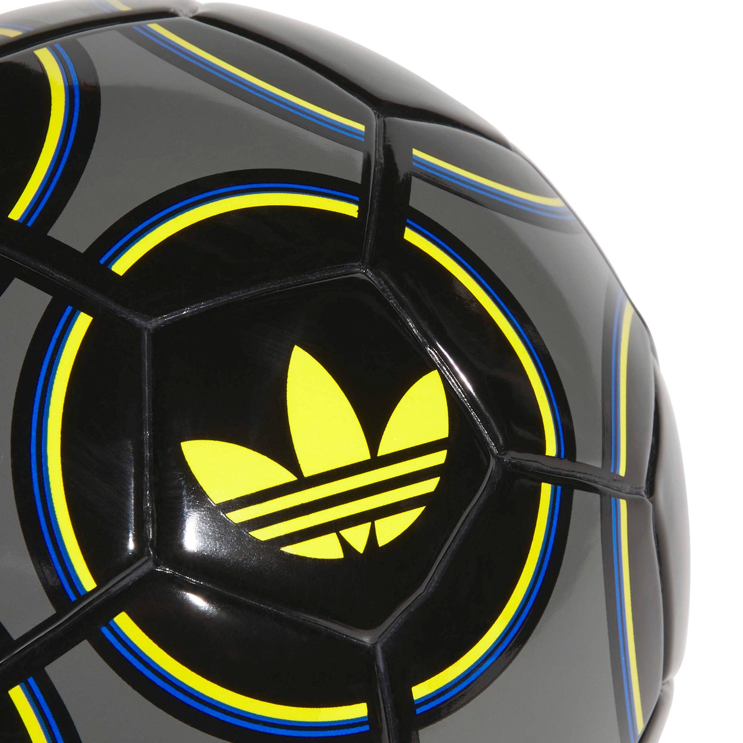 Troisième mini-ballon de Manchester United