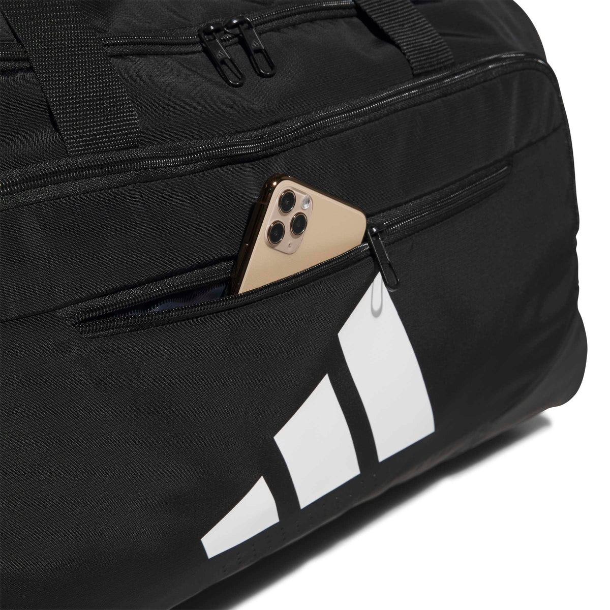 Defender 5 Medium Duffel Bag