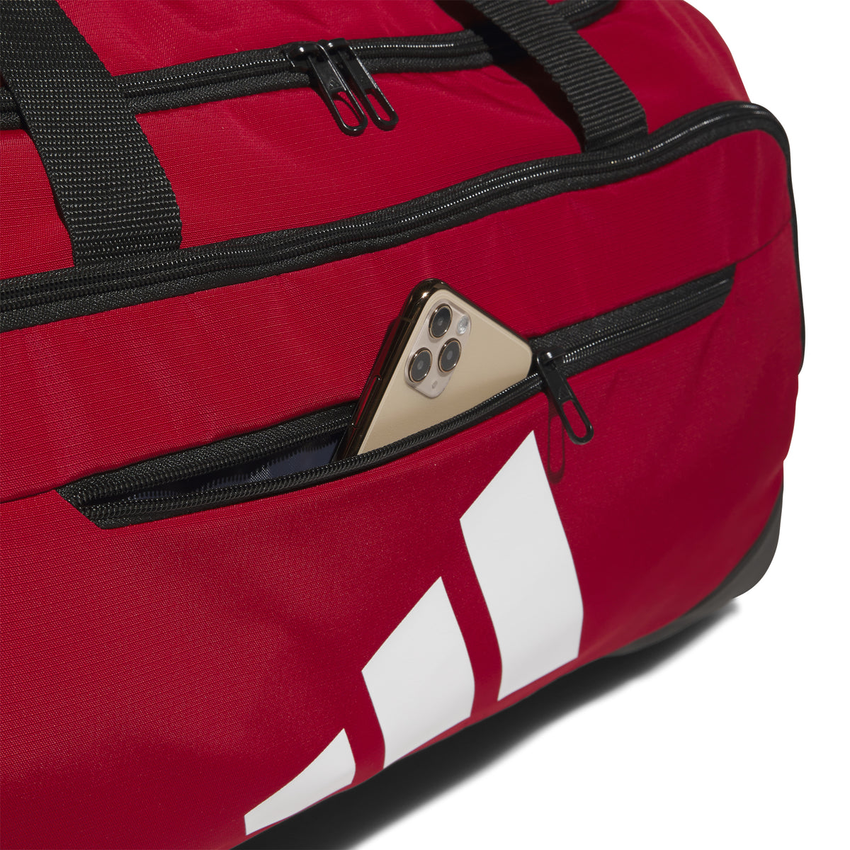 Defender 5 Medium Duffel Bag
